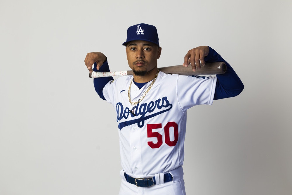 Dodgers News: Cody Bellinger, Mookie Betts Named Gold Glove Award