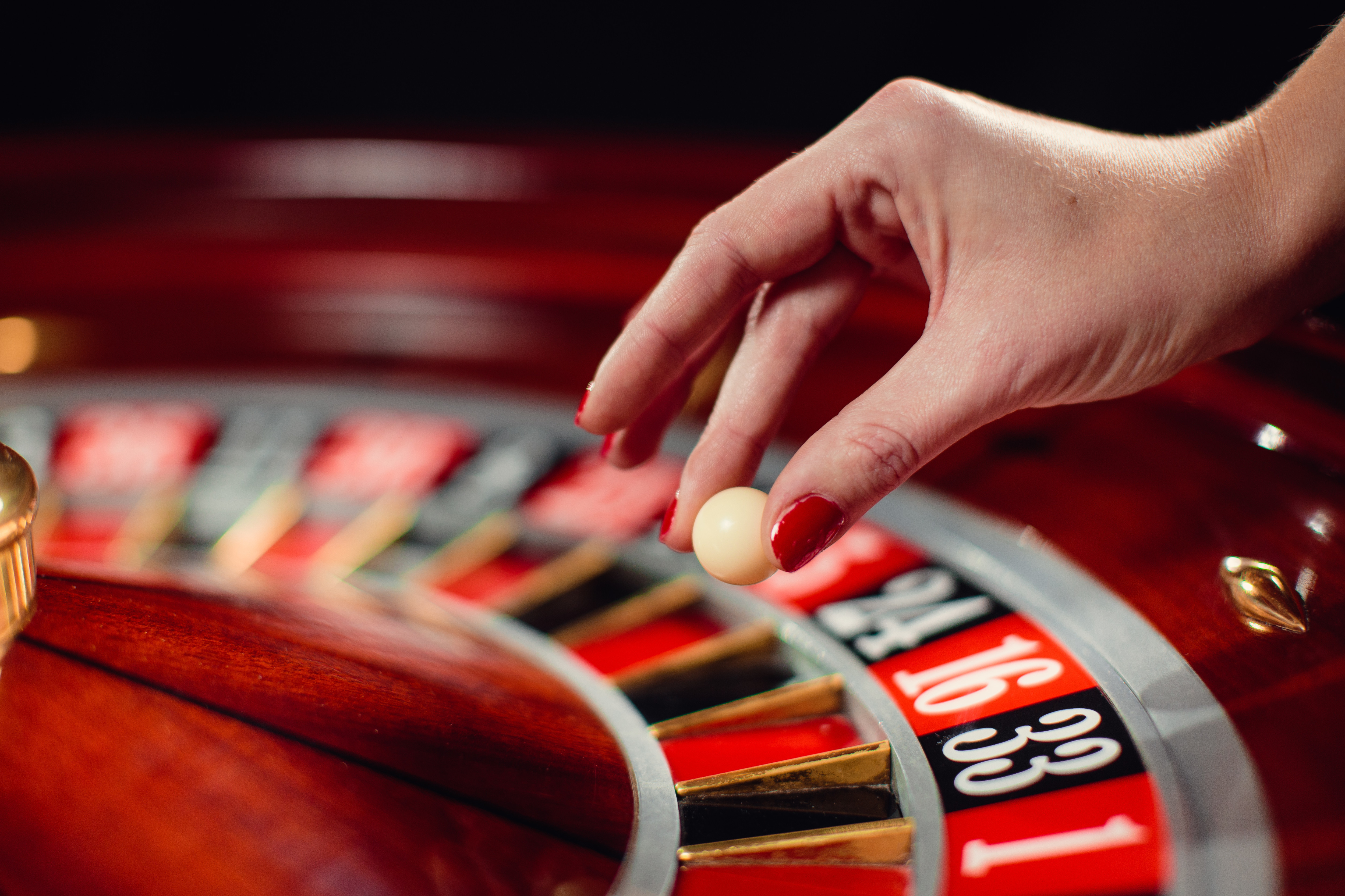 roulette wheel red black odds