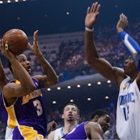 Lakers favored to win Western Conference after flurry of free agent signings