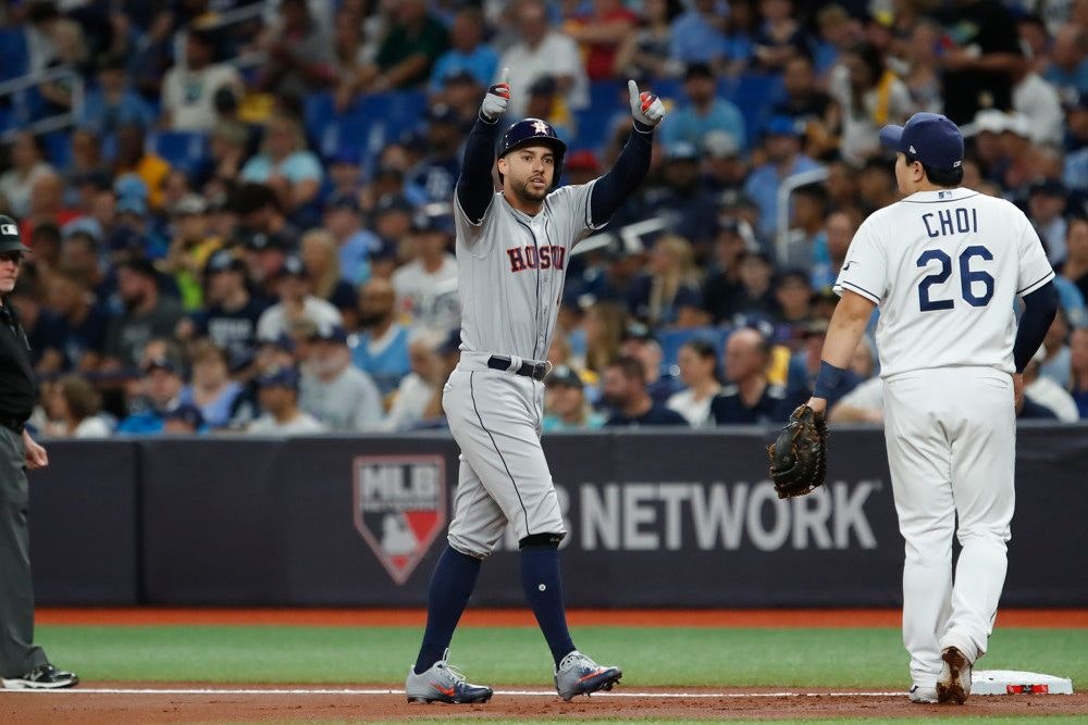 George Springer races for INSIDE-THE-PARK homer! 