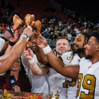 Planning the perfect Thanksgiving Day meals for LeBron, Brady, Crosby and more