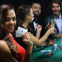 What is Double Down in Blackjack? Definition, rules, and payouts