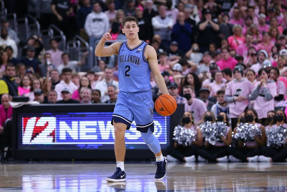 Villanova blows past Kansas in Final Four