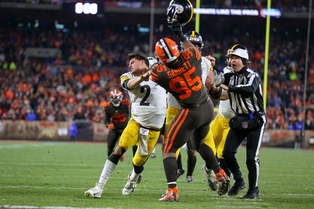 Myles Garrett hits Mason Rudolph in the head with his own helmet, a  breakdown 